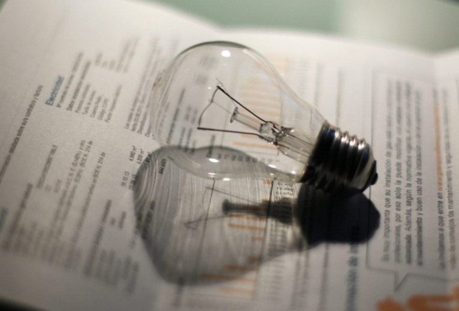 Salto Somos Todos hace público su total disconformidad respecto al aumento del 24 % de la tarifa de energía eléctrica para los usuarios bonaerenses, dispuesto por el Gobierno provincial y que los usuarios saltenses verán reflejado con la factura que reciban en el próximo mes de diciembre.