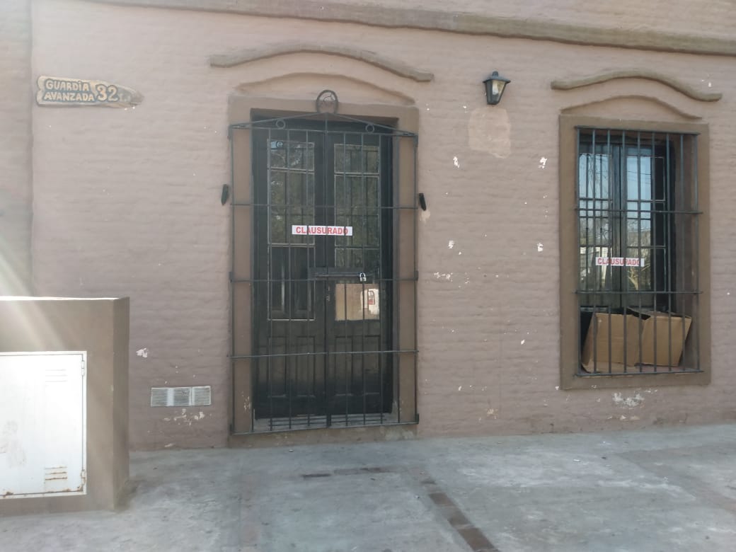 La Dirección de Tránsito y Control Urbano constató que en calle Guardia de Avanzada 32, donde funcionara la Peña El Fortín, se hallaba en funcionamiento nocturno un comercio del rubro pub-bar.