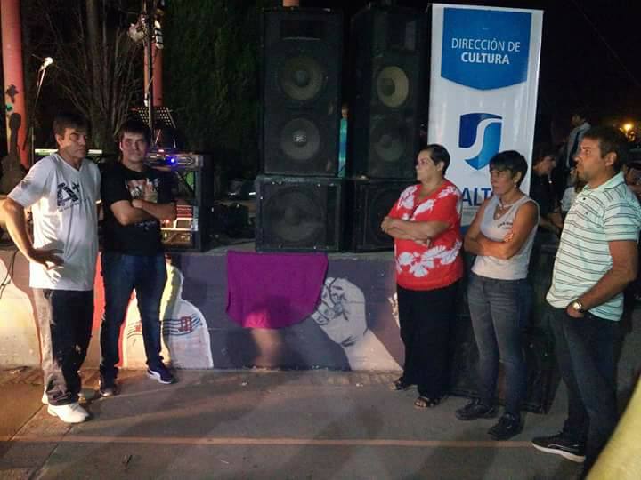 En el marco de la culminación de “Música en la Diagonal”, evento organizado desde hace años por la Municipalidad de Salto en el anfiteatro del parque La Diagonal, se descubrió una placa recordatoria en homenaje al querido músico Jorge “Peludo” Díaz, fallecido 17 de junio del 2006 a los 56 años.