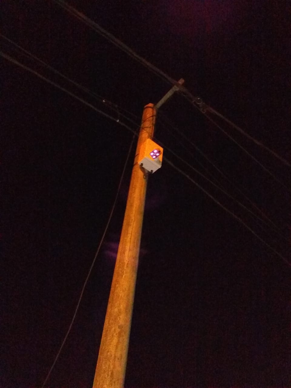A principios de año, por inquietud de vecinos del barrio Villa Retiro y de un relevamiento delictual llevado a cabo por la Secretaría de Seguridad, se había instalado una cámara de video vigilancia para responder a la presentación de los ciudadanos.