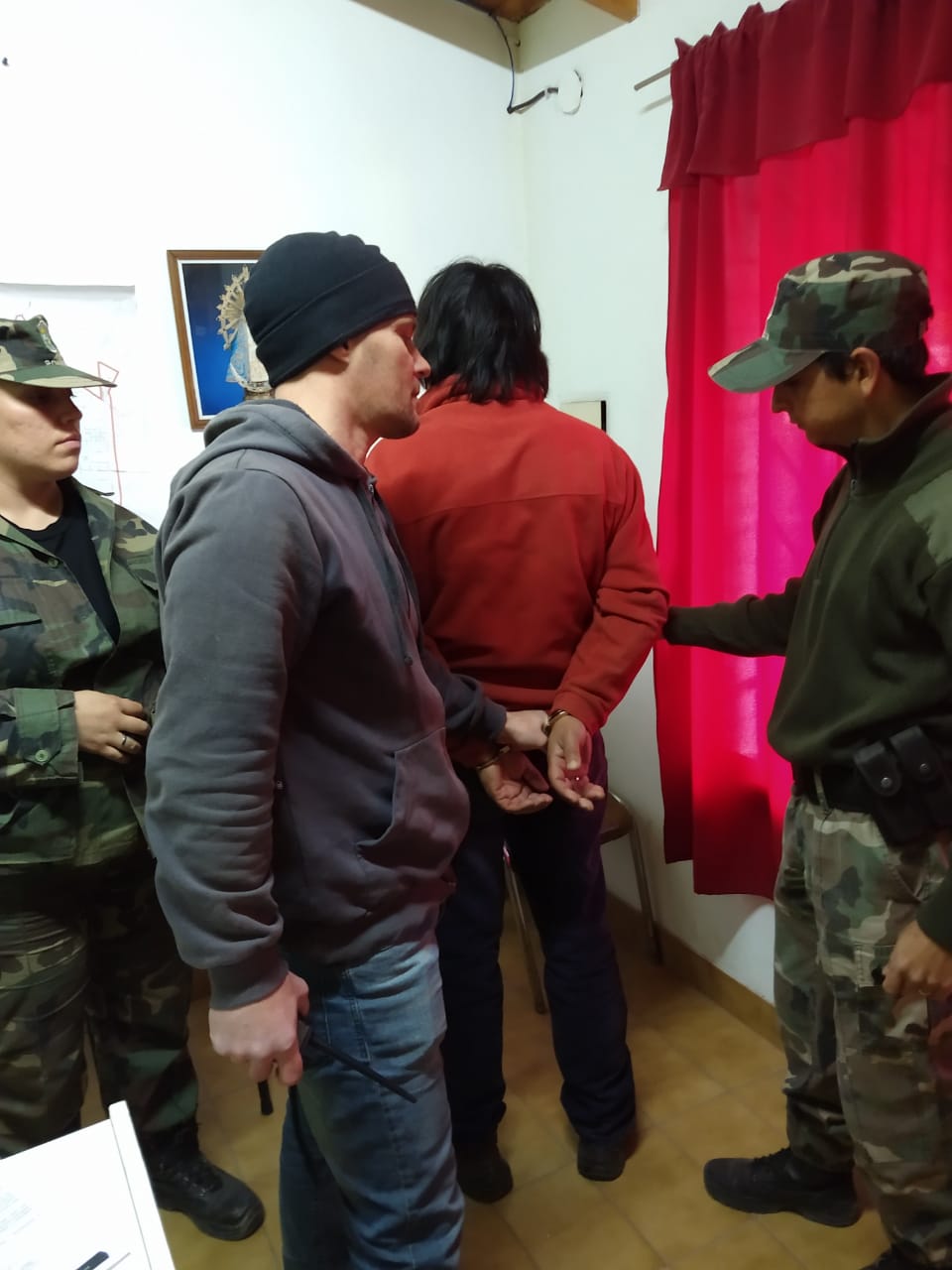 Agentes pertenecientes al Comando de Prevención Rural de Salto, en forma conjunta con la Estación de Policía Comunal, llevaron a cabo dos allanamientos en los barrios Alonso y Valacco, en el marco de la investigación por varios ilícitos en nuestra región.