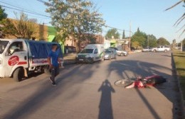 Una moto y un camión colisionaron en Avenida España: dos heridos