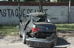 Un auto chocó contra un árbol: hay dos menores internadas en grave estado
