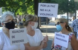 En Salto se replicó la movilización nacional en repudio al vacunatorio VIP