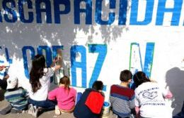 Mural en "La Diagonal" con la intervención del Centro de Día