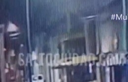 Video: así fue el violento choque en pleno centro de Salto