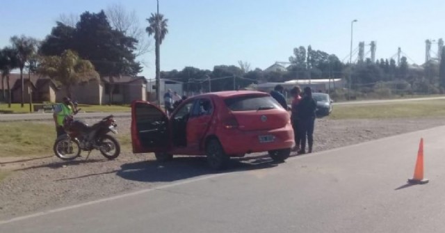 Accidente de moto y auto en Ruta 31