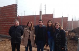Autoridades del gobierno recorrieron la obra del nuevo edificio del Jardín de Infantes N° 910