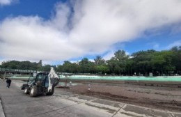 Verano 2022: comenzaron los trabajos de limpieza en las piletas del balneario