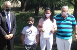 De manos de Julio Alak, 93 familias de Salto obtuvieron su título de propiedad