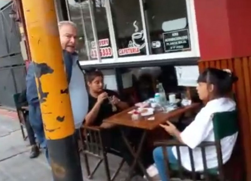 "¡Fuera del pueblo, atorrantas!": el intendente echó a las mecheras