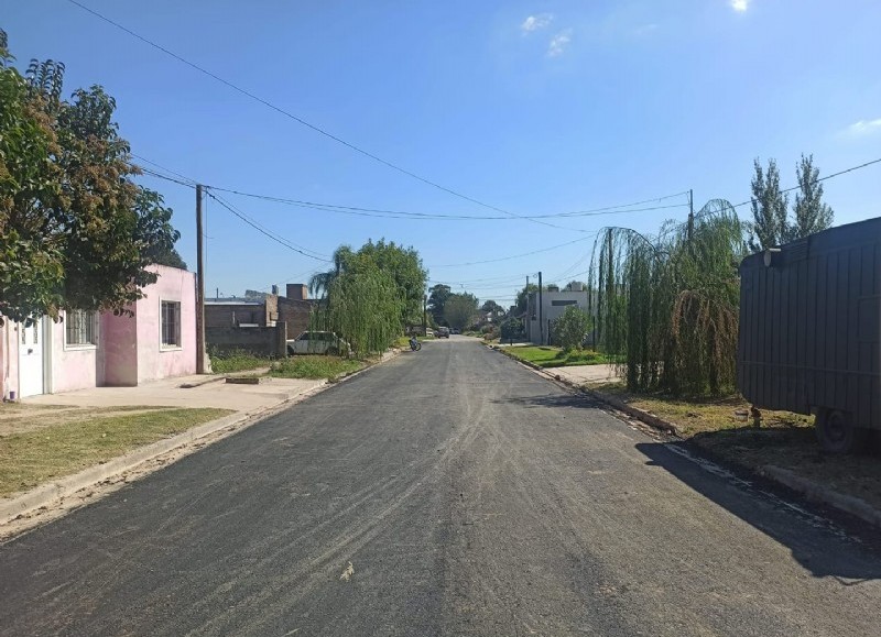 La Municipalidad de Salto informó que "continuamos con nuestro ambicioso plan de recuperación vial y asfalto".