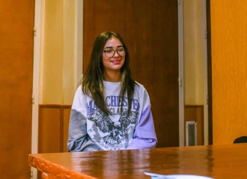 Agos Barrientos fue recibida en el Palacio Municipal