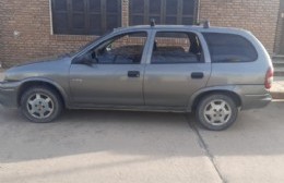 Chocaron moto y auto: un menor resultó herido