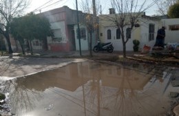 Una verdadera laguna en medio de calle Vieytes