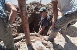 La Municipalidad trabaja en una pérdida de agua en la zona céntrica