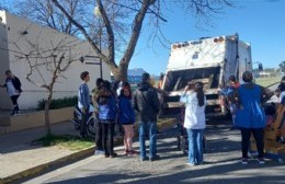 Fructífero encuentro de trabajadores de la recolección y de Defensa Civil con alumnos de la Escuela N° 501