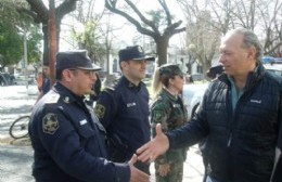 Berni entregó patrulleros en Salto y reconoció que faltan policías