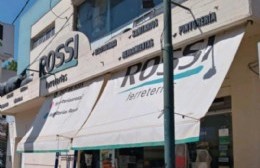 Por los techos ingresaron a robar a una ferretería