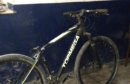 Recuperan una bicicleta robada en calle Arenales