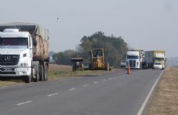 Tareas de bacheo en Ruta Nº 31