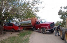 Camión atmosférico terminó en una zanja