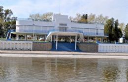 Tareas de limpieza en las piletas del Balneario
