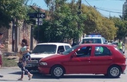 Violenta colisión entre dos automóviles