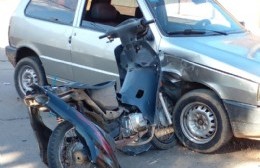 Violenta colisión en 25 de Mayo y Güemes deja a un joven herido